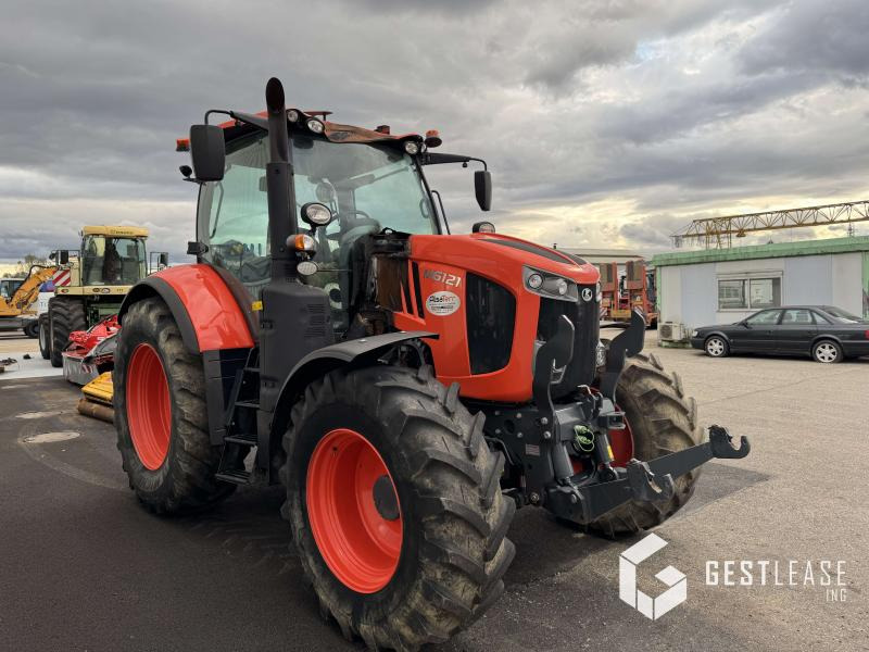 Kubota M6121 - Tractor: afbeelding 4 Kubota M6121 - Tractor: afbeelding 4