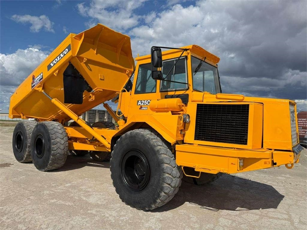 Volvo A25C - Kiepwagen met knikbesturing: afbeelding 1 Volvo A25C - Kiepwagen met knikbesturing: afbeelding 1