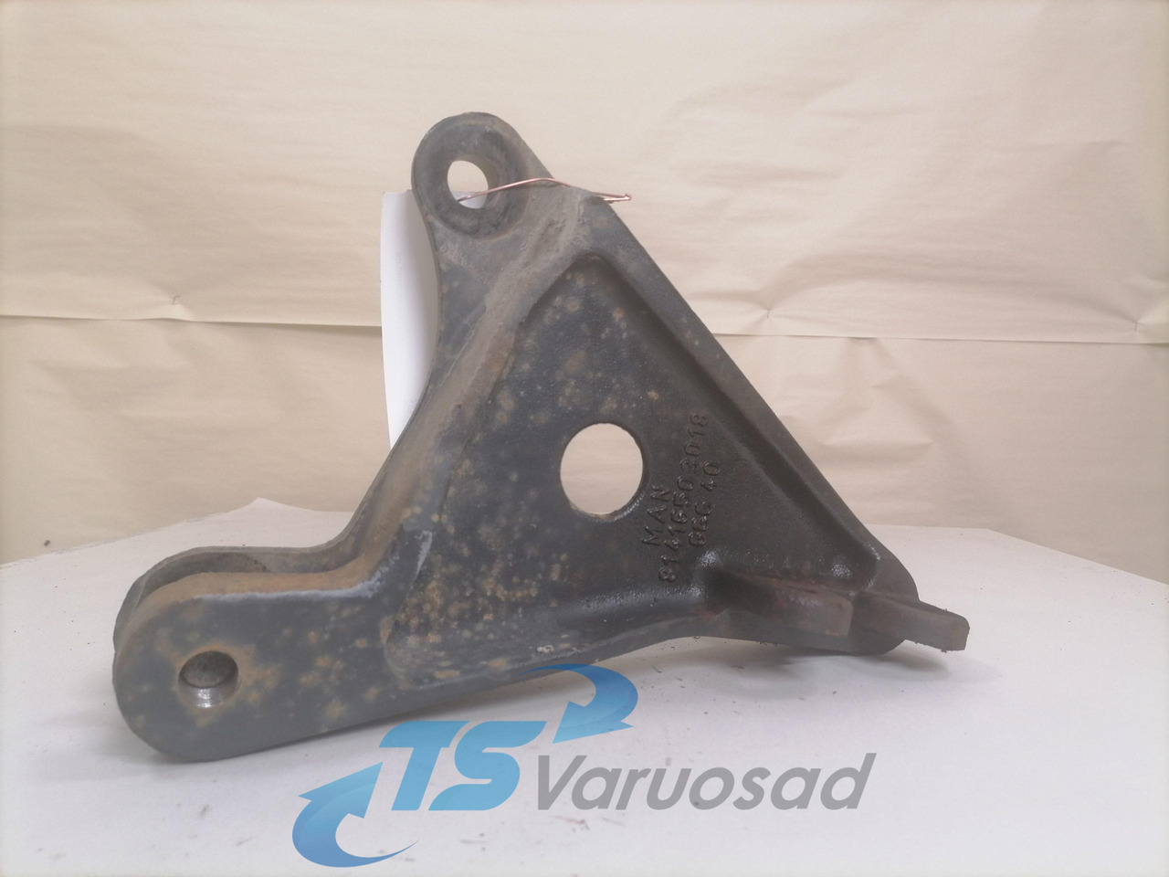 MAN Bummmmper bracket 81416503018 - Bumper voor Vrachtwagen: afbeelding 2 MAN Bummmmper bracket 81416503018 - Bumper voor Vrachtwagen: afbeelding 2