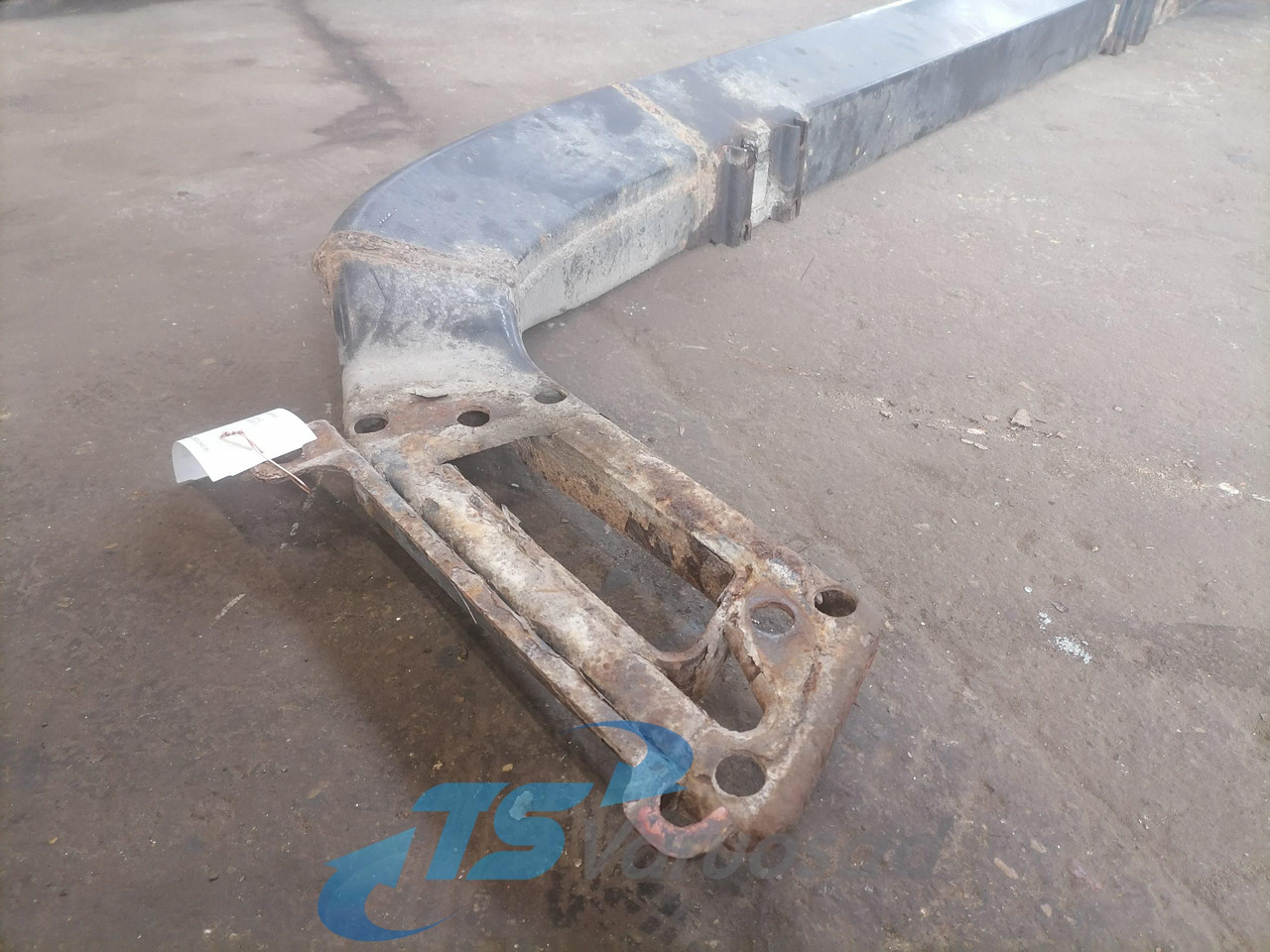 MAN Bumper 81416505013 - Bumper voor Vrachtwagen: afbeelding 4 MAN Bumper 81416505013 - Bumper voor Vrachtwagen: afbeelding 4