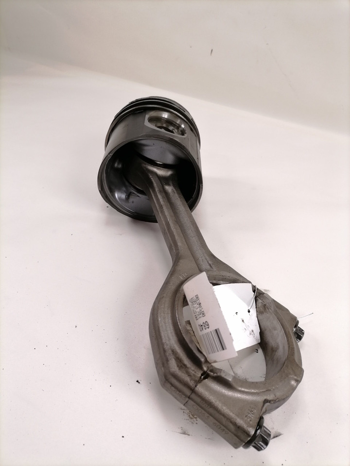 MAN Connecting rod + piston 51024006030 - Zuigers/ Ringen/ Glijlagers voor Vrachtwagen: afbeelding 4 MAN Connecting rod + piston 51024006030 - Zuigers/ Ringen/ Glijlagers voor Vrachtwagen: afbeelding 4