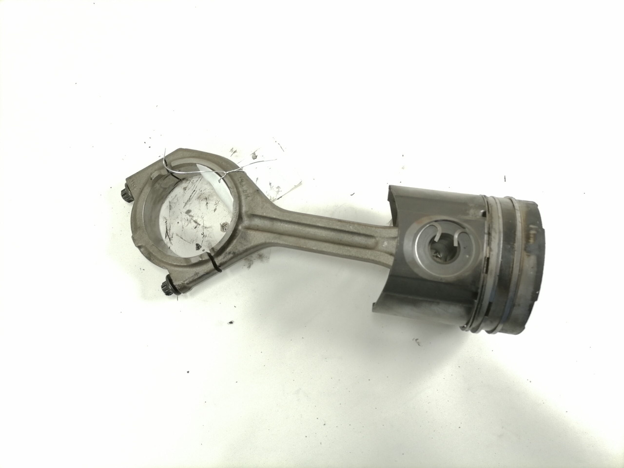 MAN Connecting rod + piston 51024006030 - Zuigers/ Ringen/ Glijlagers voor Vrachtwagen: afbeelding 2 MAN Connecting rod + piston 51024006030 - Zuigers/ Ringen/ Glijlagers voor Vrachtwagen: afbeelding 2