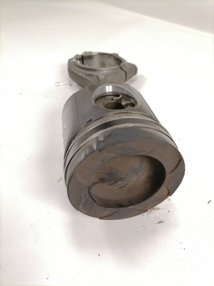 MAN Connecting rod + piston 51024006030 - Zuigers/ Ringen/ Glijlagers voor Vrachtwagen: afbeelding 3 MAN Connecting rod + piston 51024006030 - Zuigers/ Ringen/ Glijlagers voor Vrachtwagen: afbeelding 3