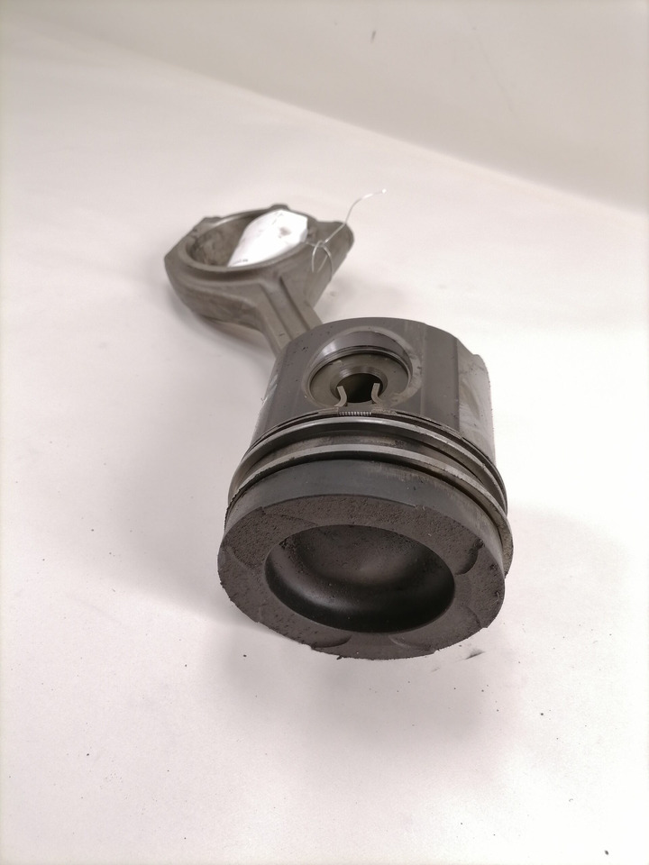 MAN Connecting rod + piston 51024006030 - Zuigers/ Ringen/ Glijlagers voor Vrachtwagen: afbeelding 3 MAN Connecting rod + piston 51024006030 - Zuigers/ Ringen/ Glijlagers voor Vrachtwagen: afbeelding 3