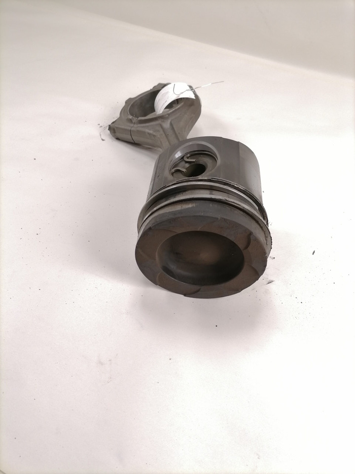 MAN Connecting rod + piston 51024006030 - Zuigers/ Ringen/ Glijlagers voor Vrachtwagen: afbeelding 2 MAN Connecting rod + piston 51024006030 - Zuigers/ Ringen/ Glijlagers voor Vrachtwagen: afbeelding 2