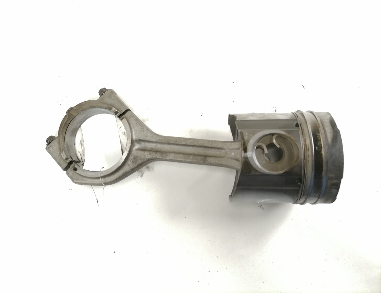 MAN Connecting rod + piston 51024006030 - Zuigers/ Ringen/ Glijlagers voor Vrachtwagen: afbeelding 2 MAN Connecting rod + piston 51024006030 - Zuigers/ Ringen/ Glijlagers voor Vrachtwagen: afbeelding 2