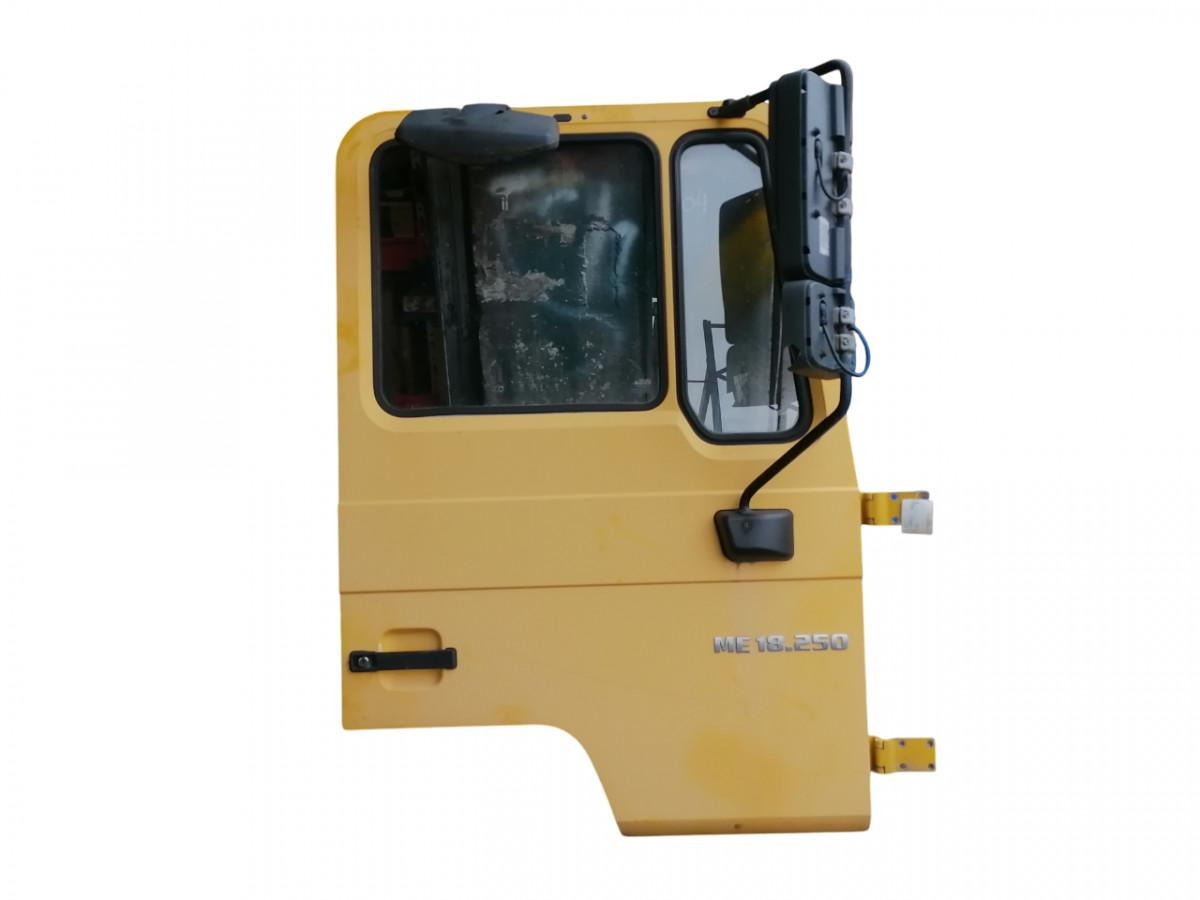 MAN Door 81626004088 - Deur en onderdelen voor Vrachtwagen: afbeelding 1 MAN Door 81626004088 - Deur en onderdelen voor Vrachtwagen: afbeelding 1