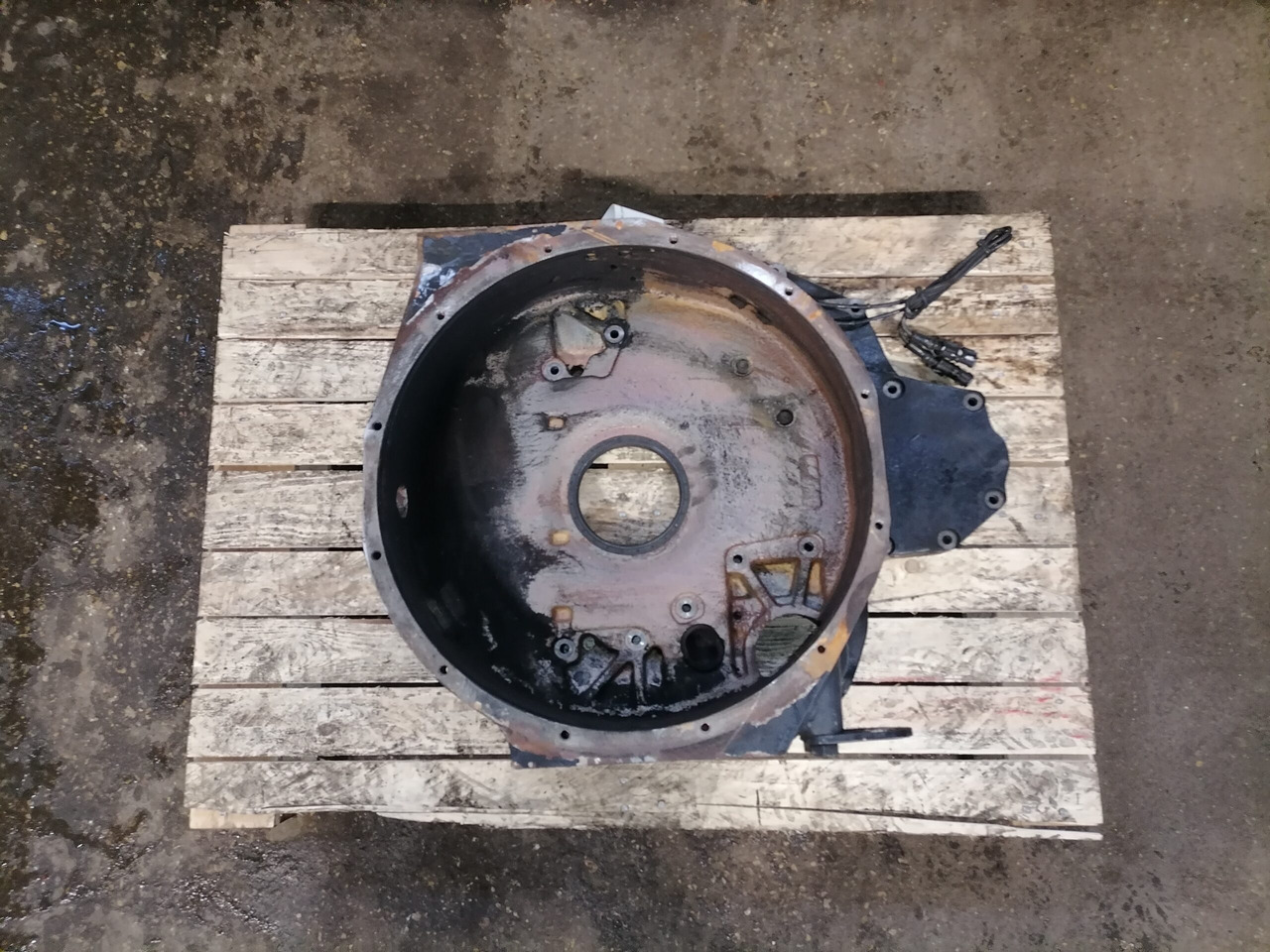 MAN Flywheel housing 51014013232 - Vliegwiel voor Vrachtwagen: afbeelding 1 MAN Flywheel housing 51014013232 - Vliegwiel voor Vrachtwagen: afbeelding 1