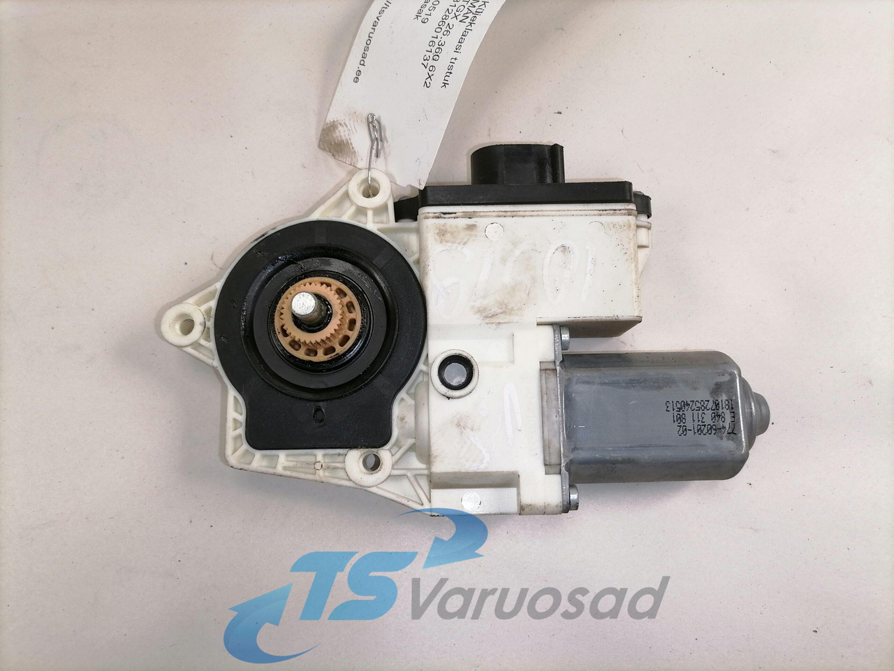 MAN Glass lift 81286016137 - Raam en onderdelen voor Vrachtwagen: afbeelding 2 MAN Glass lift 81286016137 - Raam en onderdelen voor Vrachtwagen: afbeelding 2