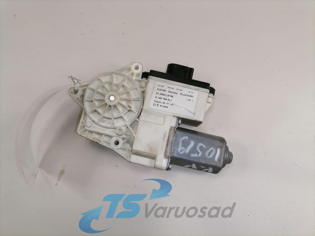 MAN Glass lift 81286016138 - Raam en onderdelen voor Vrachtwagen: afbeelding 3 MAN Glass lift 81286016138 - Raam en onderdelen voor Vrachtwagen: afbeelding 3