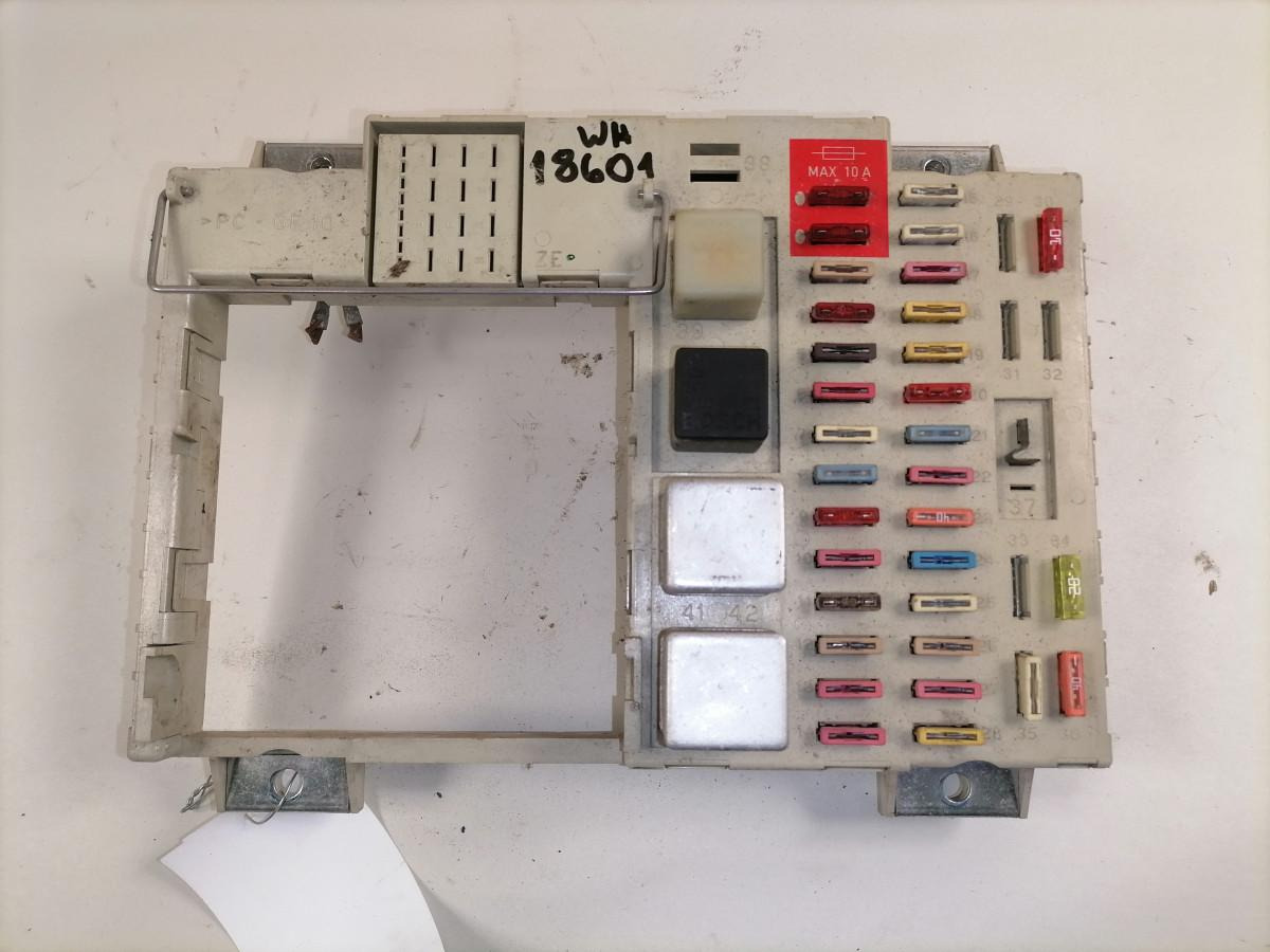 MAN Kaitsmepaneel 81254446074 - Zekeringkast voor Vrachtwagen: afbeelding 2 MAN Kaitsmepaneel 81254446074 - Zekeringkast voor Vrachtwagen: afbeelding 2