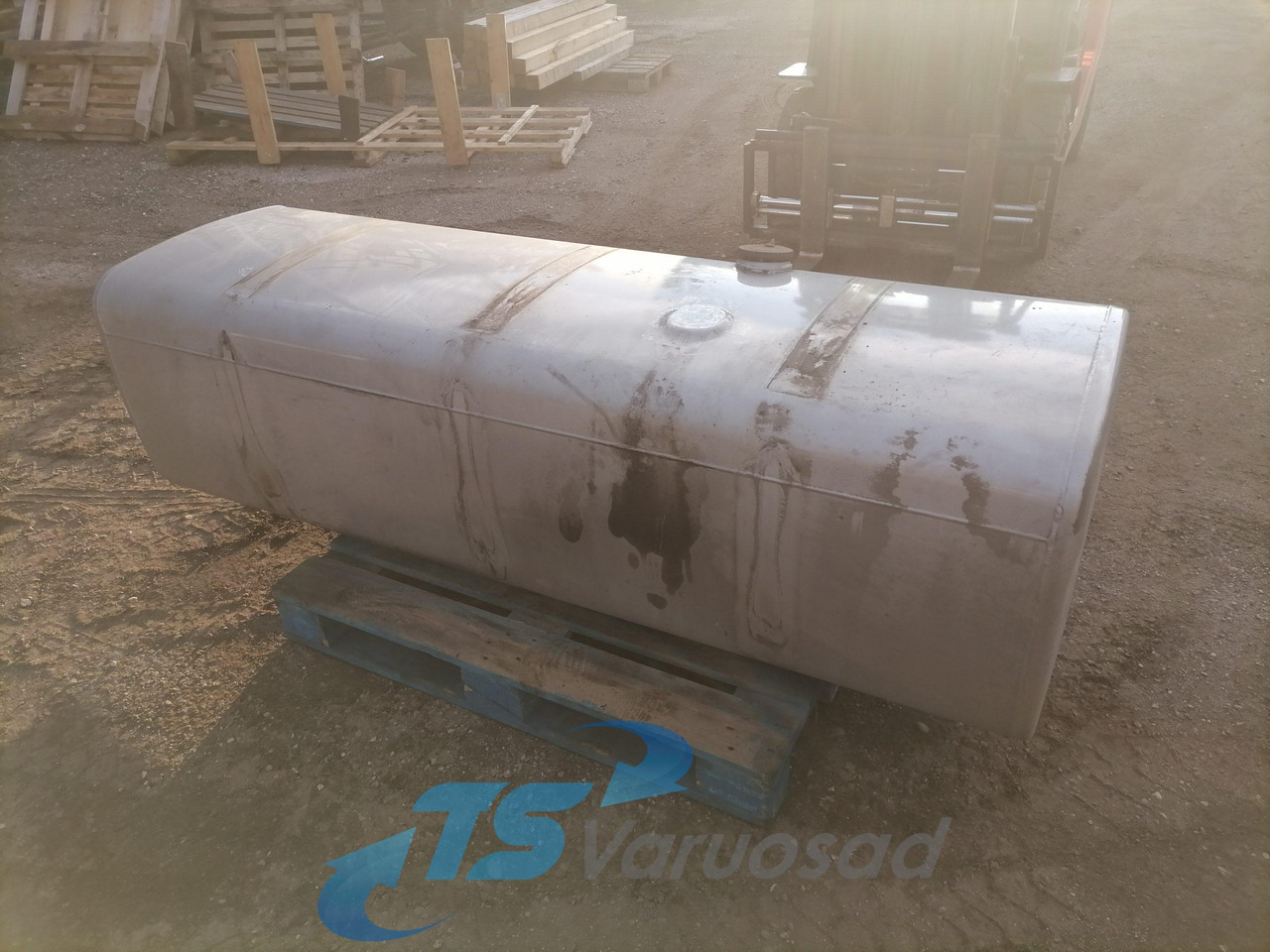 MAN Kütusepaak 800L 81122015598 - Brandstoftank voor Vrachtwagen: afbeelding 2 MAN Kütusepaak 800L 81122015598 - Brandstoftank voor Vrachtwagen: afbeelding 2