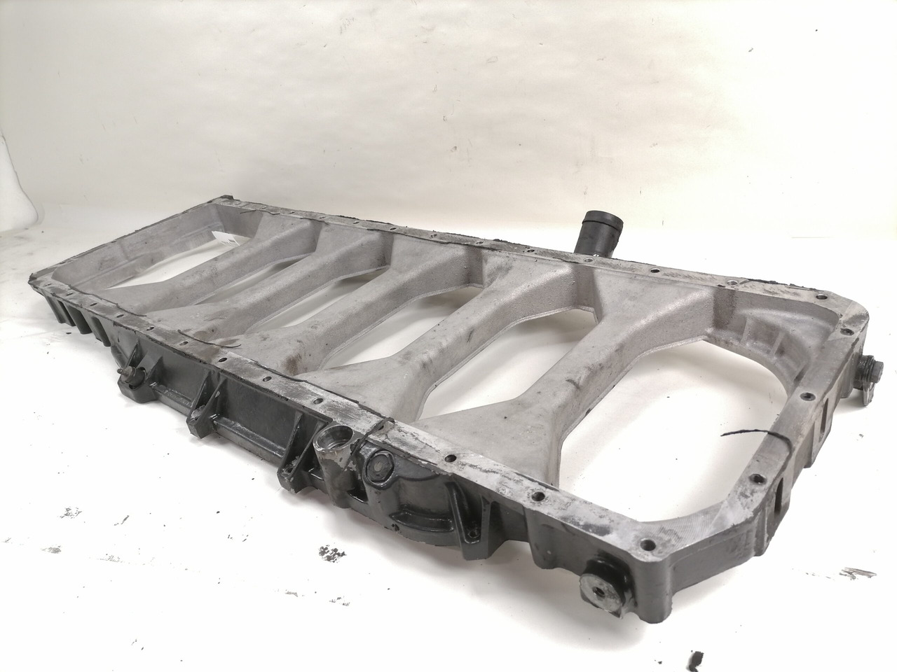 MAN Ladder frame 51011083036 - Carterpan voor Vrachtwagen: afbeelding 5 MAN Ladder frame 51011083036 - Carterpan voor Vrachtwagen: afbeelding 5
