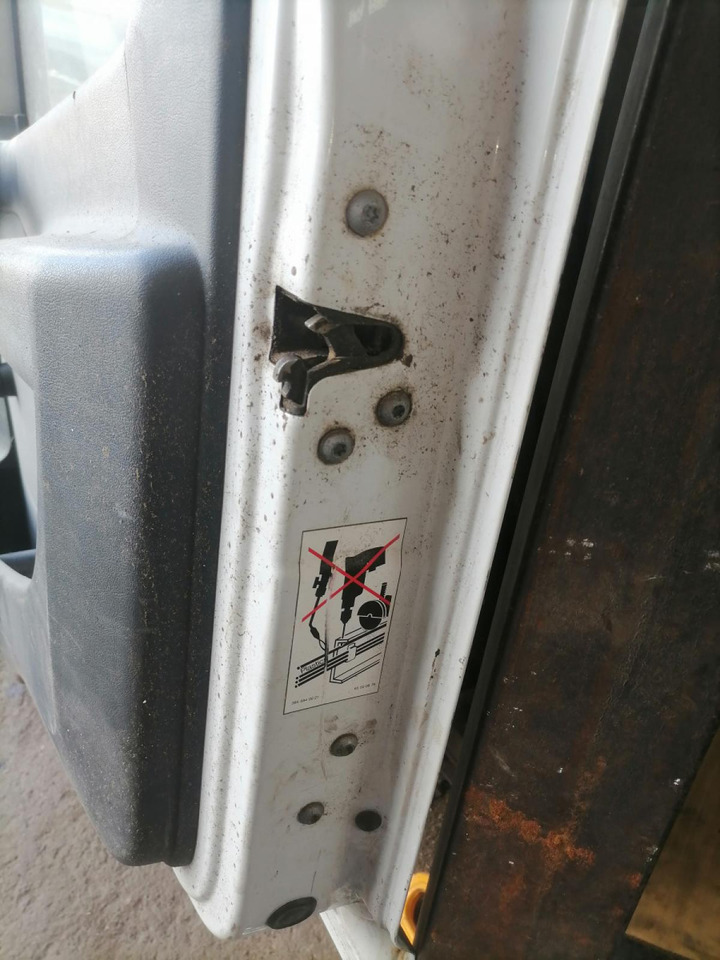 MB MB uks, parem A9737201805 - Deur en onderdelen voor Vrachtwagen: afbeelding 4 MB MB uks, parem A9737201805 - Deur en onderdelen voor Vrachtwagen: afbeelding 4