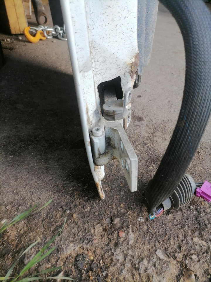 MB MB uks, parem A9737201805 - Deur en onderdelen voor Vrachtwagen: afbeelding 2 MB MB uks, parem A9737201805 - Deur en onderdelen voor Vrachtwagen: afbeelding 2