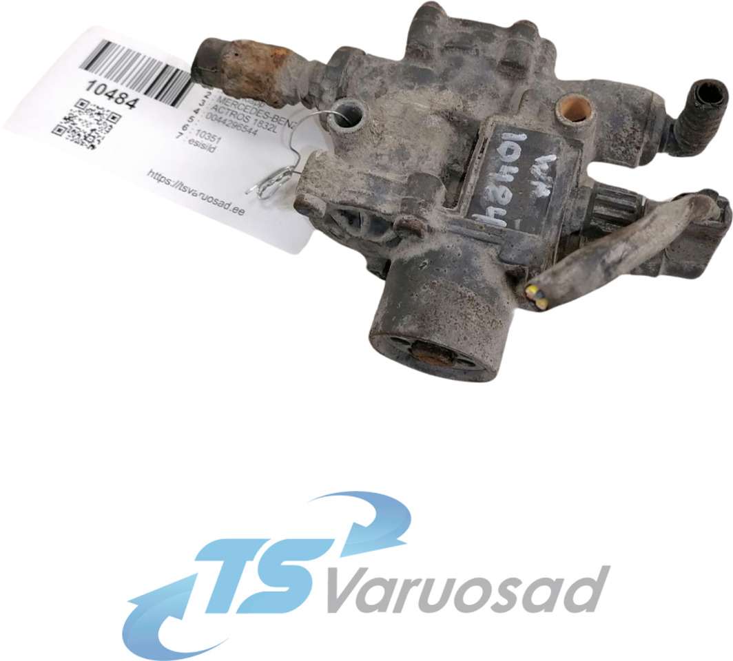 Mercedes-Benz ABS brake valve 0044296544 - Remventiel voor Vrachtwagen: afbeelding 1 Mercedes-Benz ABS brake valve 0044296544 - Remventiel voor Vrachtwagen: afbeelding 1