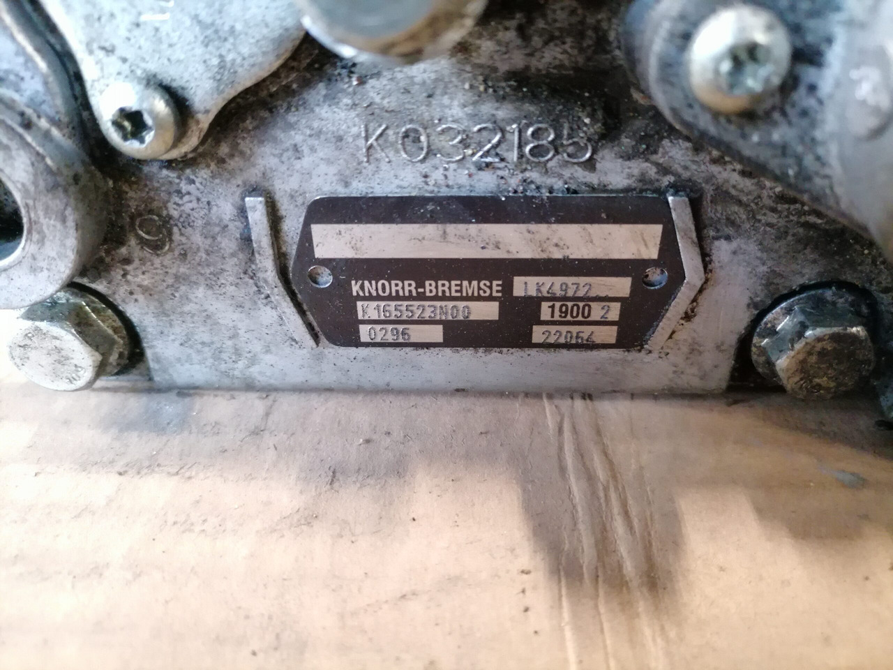 Mercedes-Benz Air compressor K165523N00 - Compressor voor Vrachtwagen: afbeelding 5 Mercedes-Benz Air compressor K165523N00 - Compressor voor Vrachtwagen: afbeelding 5