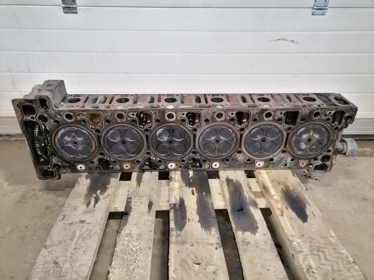 Mercedes-Benz Cylinder head A4710102720 - Cilinderkop voor Vrachtwagen: afbeelding 2 Mercedes-Benz Cylinder head A4710102720 - Cilinderkop voor Vrachtwagen: afbeelding 2