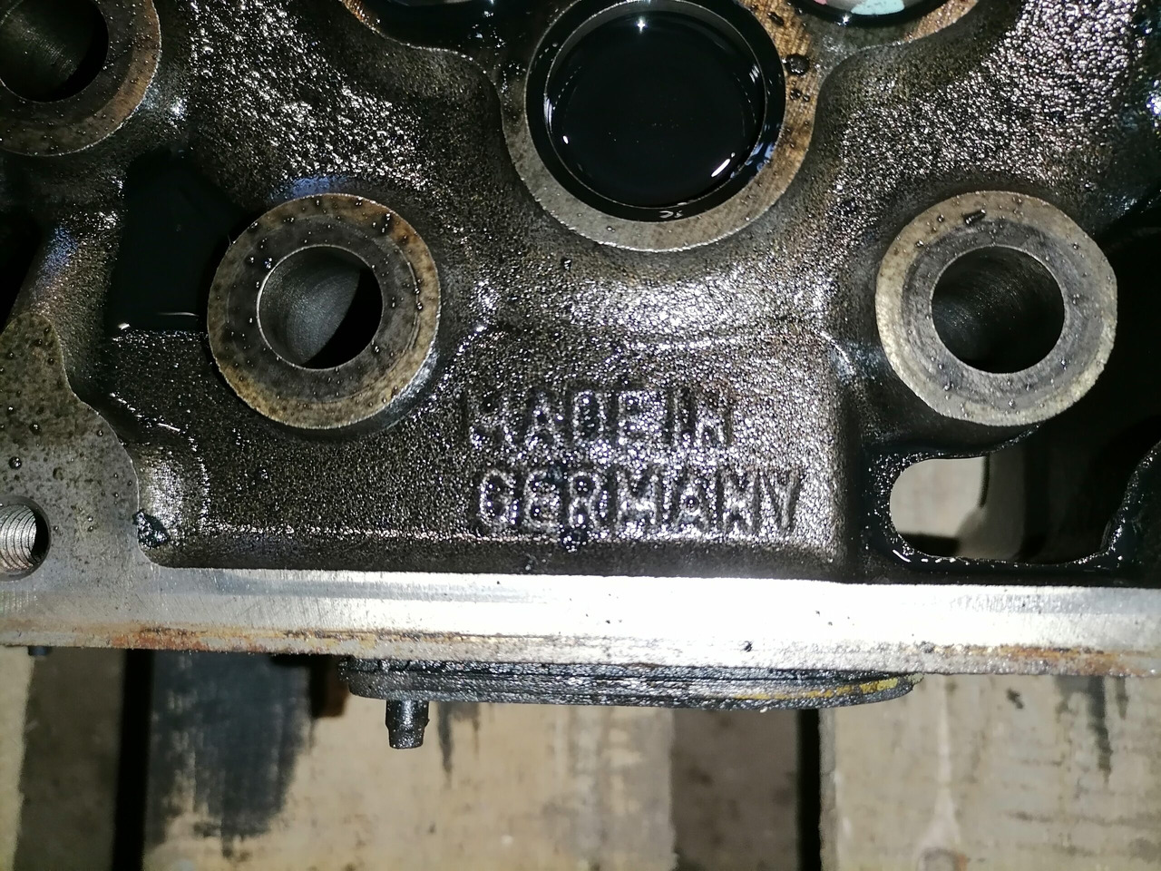 Mercedes-Benz Cylinder head A4710102720 - Cilinderkop voor Vrachtwagen: afbeelding 3 Mercedes-Benz Cylinder head A4710102720 - Cilinderkop voor Vrachtwagen: afbeelding 3