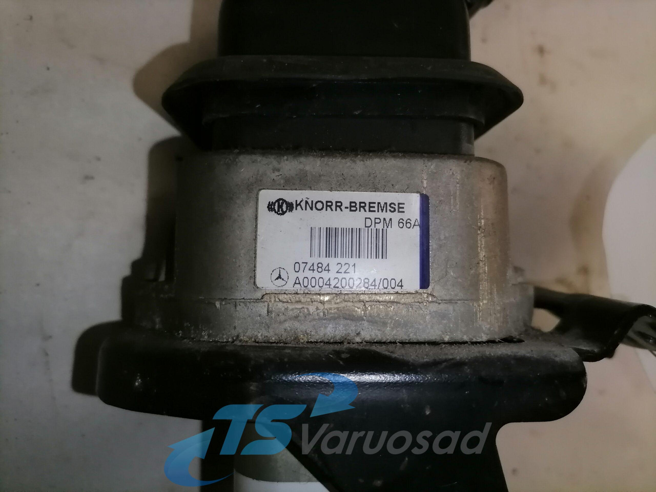 Mercedes-Benz Handbrake control lever A0004200284 - Universeel onderdeel voor Vrachtwagen: afbeelding 2 Mercedes-Benz Handbrake control lever A0004200284 - Universeel onderdeel voor Vrachtwagen: afbeelding 2