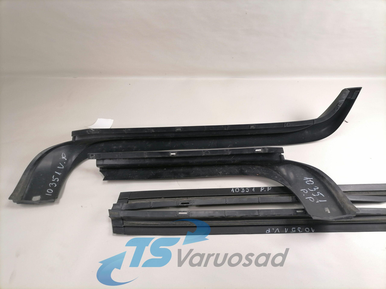 Mercedes-Benz Kabiini plastik A9436980362 - Universeel onderdeel voor Vrachtwagen: afbeelding 3 Mercedes-Benz Kabiini plastik A9436980362 - Universeel onderdeel voor Vrachtwagen: afbeelding 3