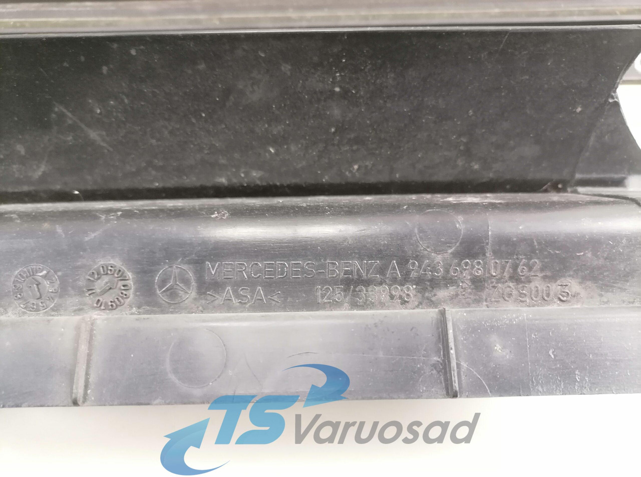 Mercedes-Benz Kabiini plastik A9436980362 - Universeel onderdeel voor Vrachtwagen: afbeelding 4 Mercedes-Benz Kabiini plastik A9436980362 - Universeel onderdeel voor Vrachtwagen: afbeelding 4