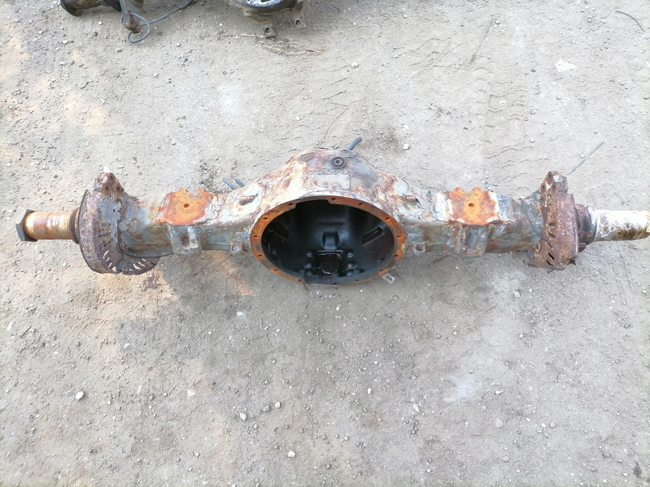 Rear axel housing 1048418 - As en onderdelen voor Vrachtwagen: afbeelding 3 Rear axel housing 1048418 - As en onderdelen voor Vrachtwagen: afbeelding 3