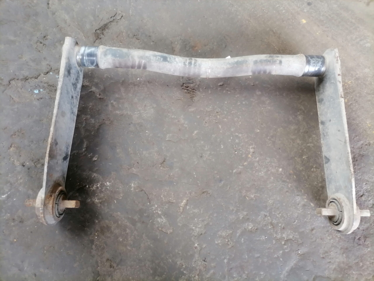 Scania Anti-roll bar 1547385 - Stabilisatorstang voor Vrachtwagen: afbeelding 2 Scania Anti-roll bar 1547385 - Stabilisatorstang voor Vrachtwagen: afbeelding 2