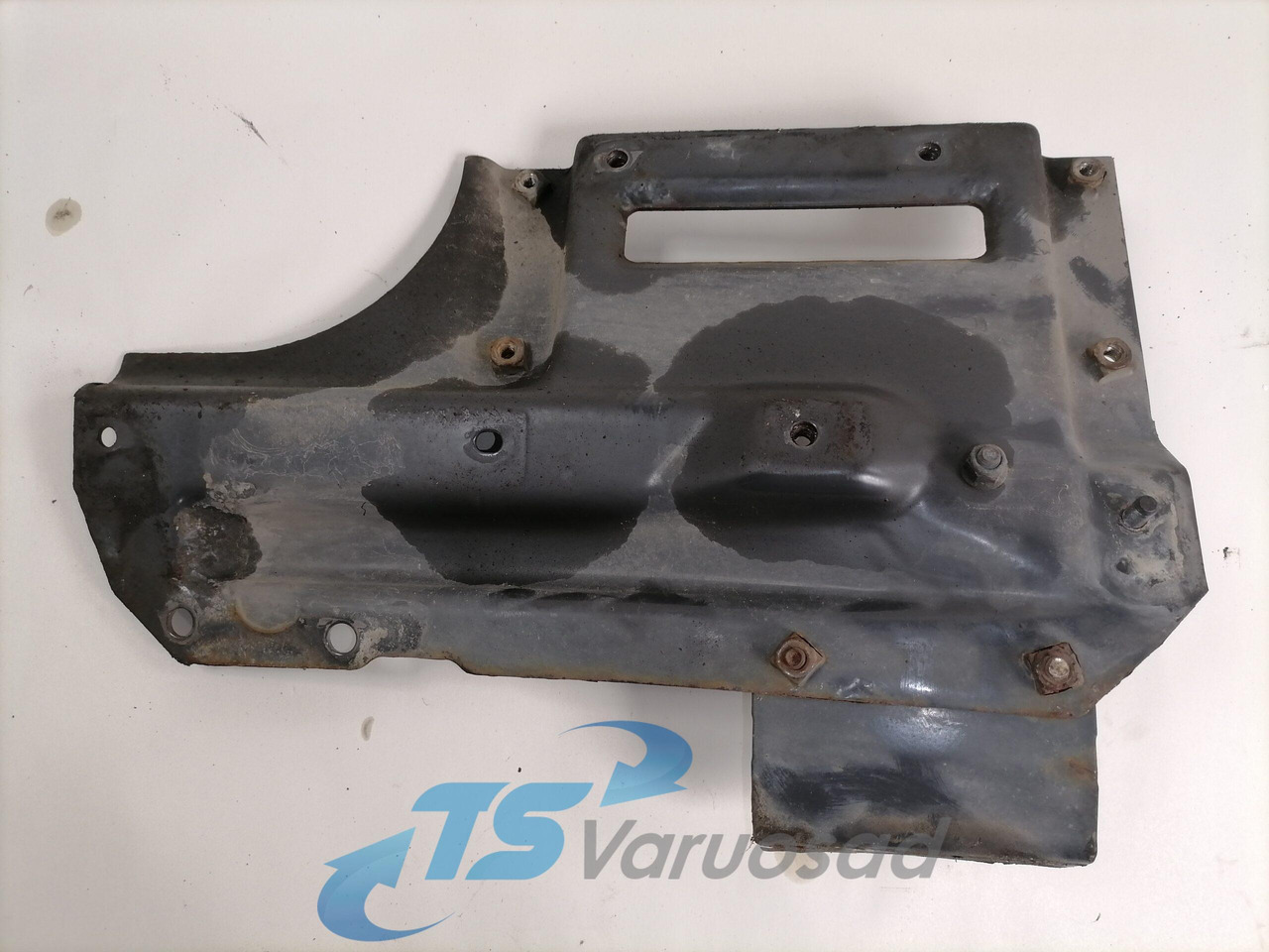Scania Bumper bracket 1431582 - Bumper voor Vrachtwagen: afbeelding 2 Scania Bumper bracket 1431582 - Bumper voor Vrachtwagen: afbeelding 2