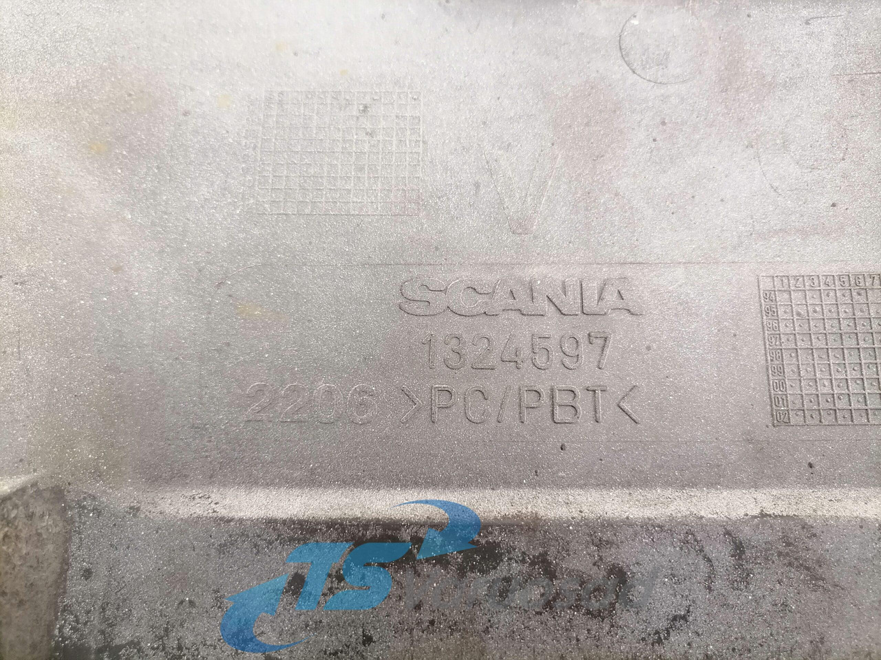 Scania Bumper cover 1324597 - Bumperhoek voor Vrachtwagen: afbeelding 4 Scania Bumper cover 1324597 - Bumperhoek voor Vrachtwagen: afbeelding 4