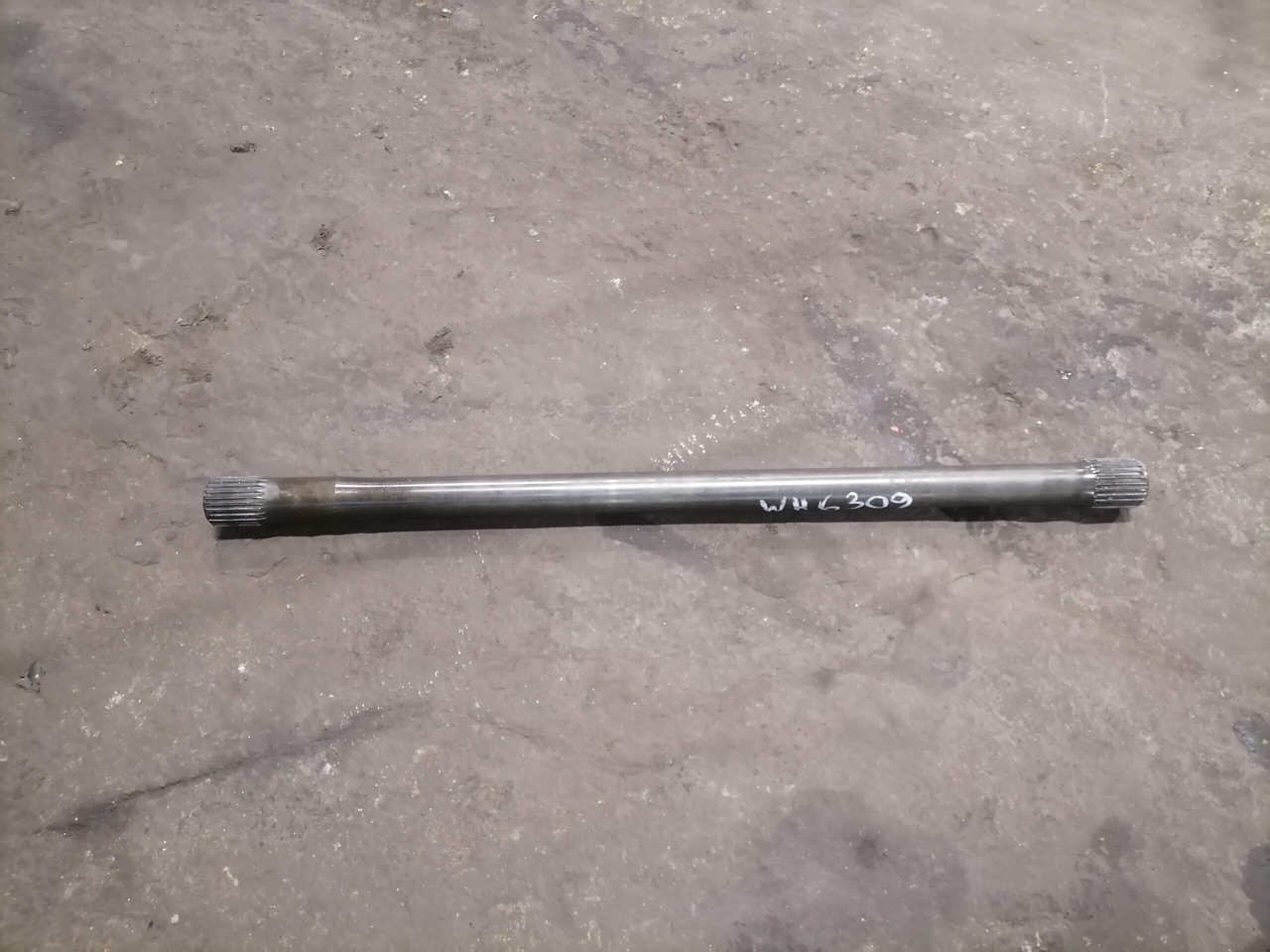 Scania Drive shaft 1368178 - Aandrijfas voor Vrachtwagen: afbeelding 1 Scania Drive shaft 1368178 - Aandrijfas voor Vrachtwagen: afbeelding 1