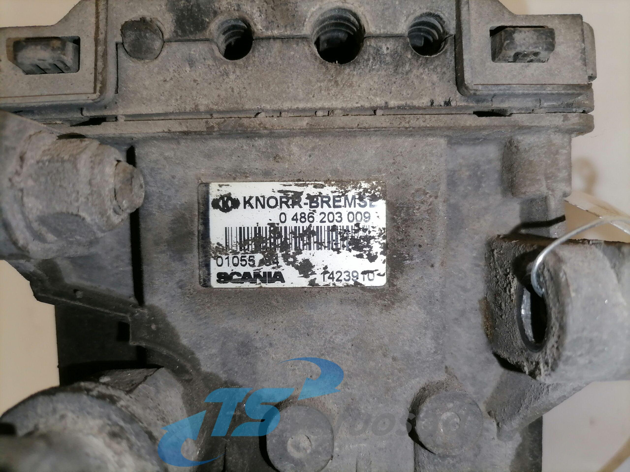 Scania EBS brake valve 1423910 - Remventiel voor Vrachtwagen: afbeelding 2 Scania EBS brake valve 1423910 - Remventiel voor Vrachtwagen: afbeelding 2