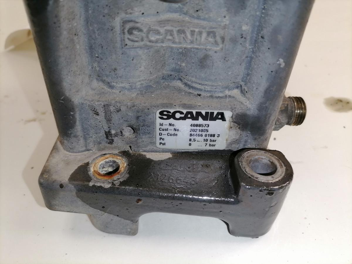 Scania EGR valve 2021085 - Geluiddemper/ Uitlaatsysteem voor Vrachtwagen: afbeelding 4 Scania EGR valve 2021085 - Geluiddemper/ Uitlaatsysteem voor Vrachtwagen: afbeelding 4