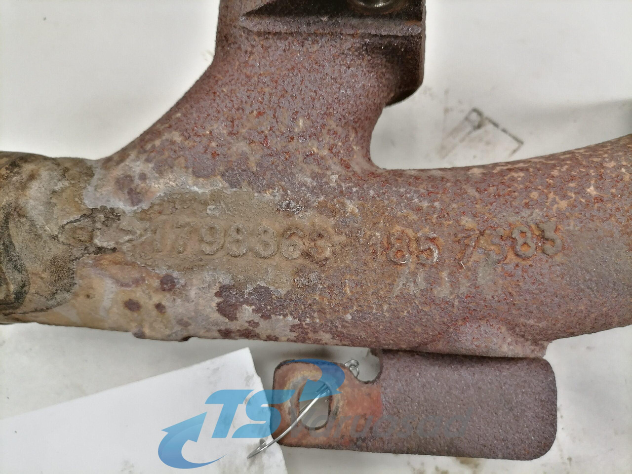Scania Exhaust mainfold 1798363 - Uitlaatspruitstuk voor Vrachtwagen: afbeelding 4 Scania Exhaust mainfold 1798363 - Uitlaatspruitstuk voor Vrachtwagen: afbeelding 4