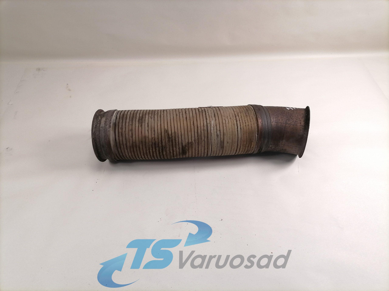 Scania Exhaust pipe 1529474 - Geluiddemper voor Vrachtwagen: afbeelding 1 Scania Exhaust pipe 1529474 - Geluiddemper voor Vrachtwagen: afbeelding 1
