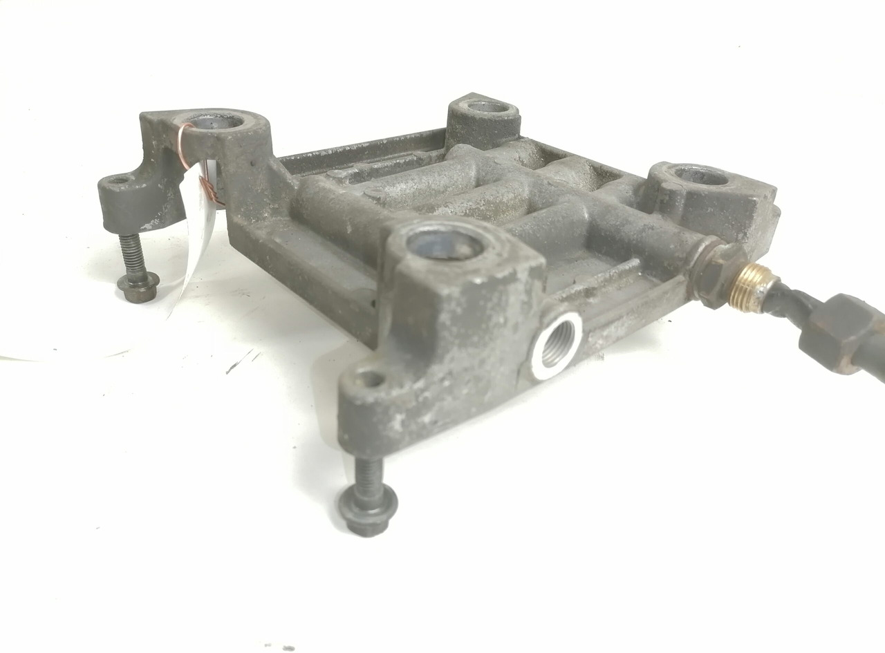 Scania Fuel collector 1448752 - Brandstoftoevoer voor Vrachtwagen: afbeelding 4 Scania Fuel collector 1448752 - Brandstoftoevoer voor Vrachtwagen: afbeelding 4