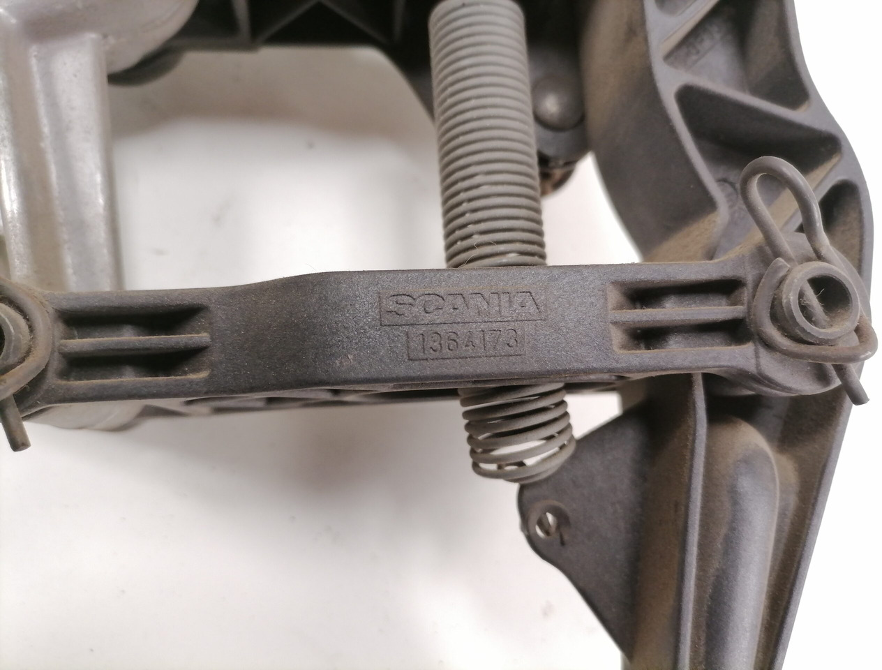 Scania Gaasipedaal reostaadiga 1364171 - Brandstoftoevoer voor Vrachtwagen: afbeelding 3 Scania Gaasipedaal reostaadiga 1364171 - Brandstoftoevoer voor Vrachtwagen: afbeelding 3
