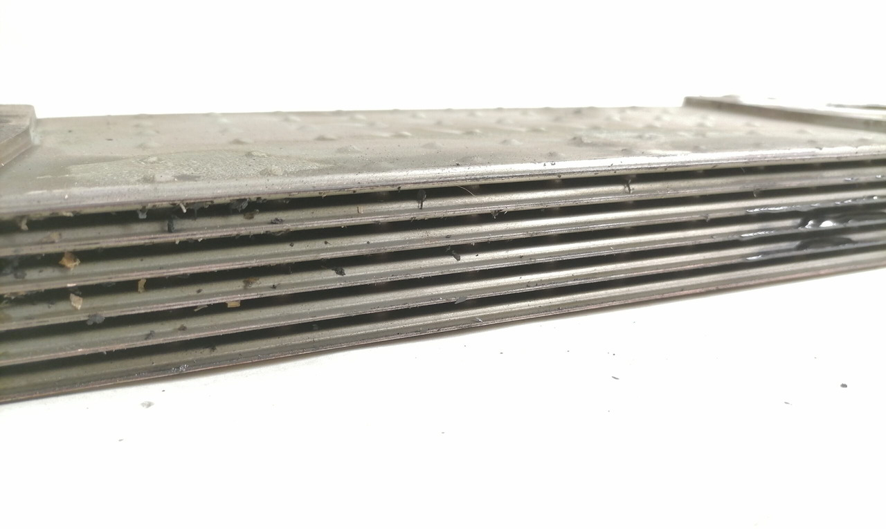 Scania Gerabox oil cooler 1753112 - Versnellingsbak en onderdelen voor Vrachtwagen: afbeelding 4 Scania Gerabox oil cooler 1753112 - Versnellingsbak en onderdelen voor Vrachtwagen: afbeelding 4