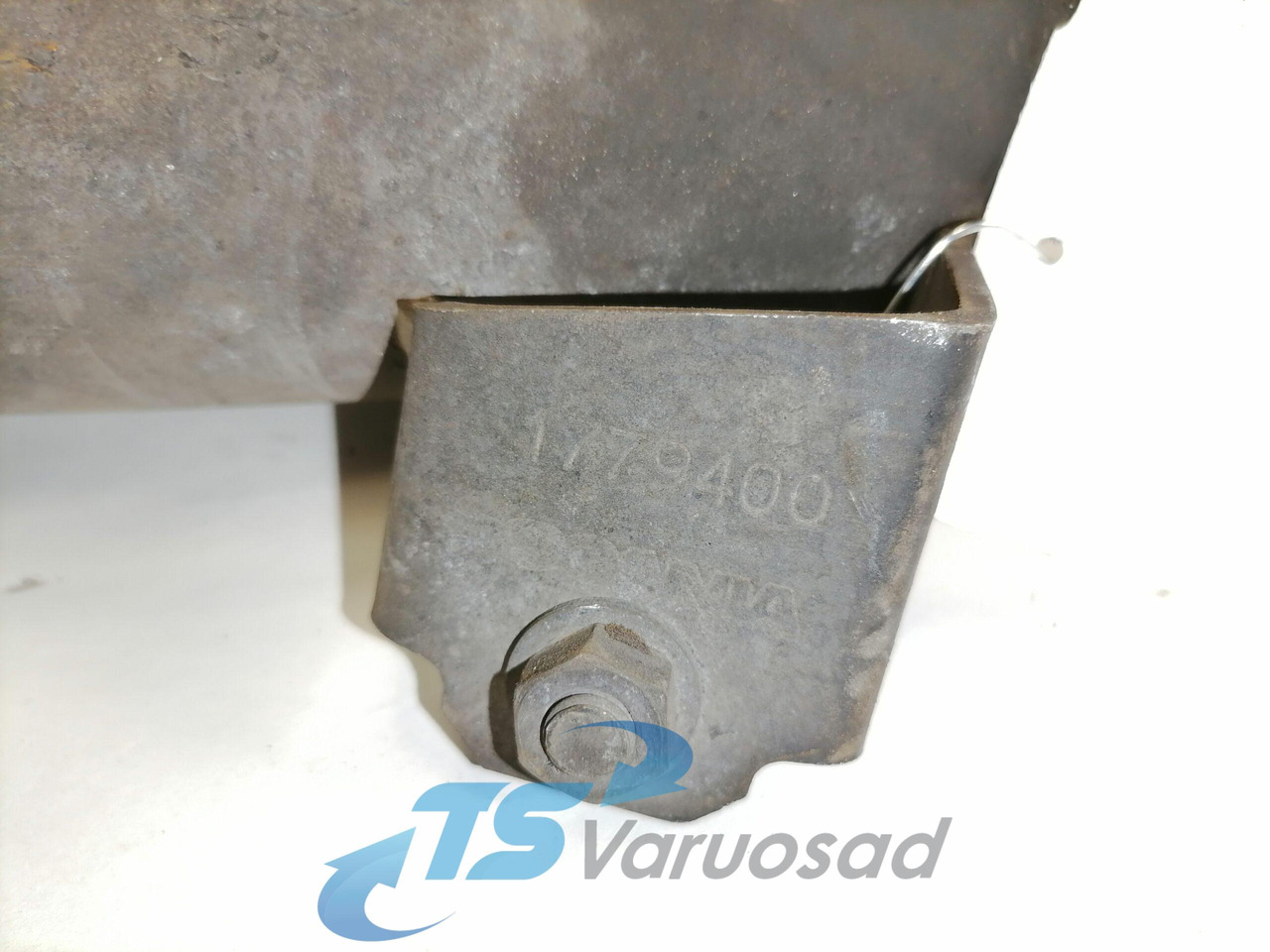 Scania Jahutusvedeliku toru, retarder 1779400 - Koelsysteem voor Vrachtwagen: afbeelding 2 Scania Jahutusvedeliku toru, retarder 1779400 - Koelsysteem voor Vrachtwagen: afbeelding 2