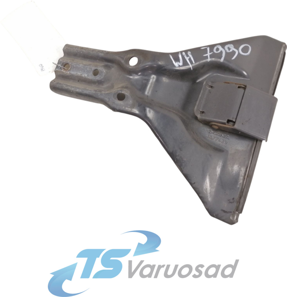 Scania Mudguard bracket 1377439 - Universeel onderdeel voor Vrachtwagen: afbeelding 1 Scania Mudguard bracket 1377439 - Universeel onderdeel voor Vrachtwagen: afbeelding 1