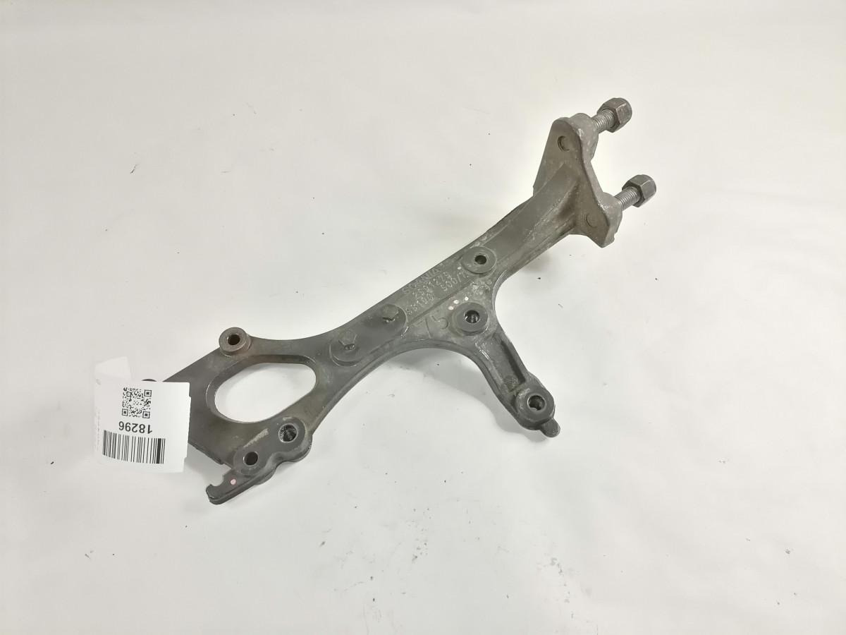 Scania Mudguard bracket 2591275 - Universeel onderdeel voor Vrachtwagen: afbeelding 2 Scania Mudguard bracket 2591275 - Universeel onderdeel voor Vrachtwagen: afbeelding 2