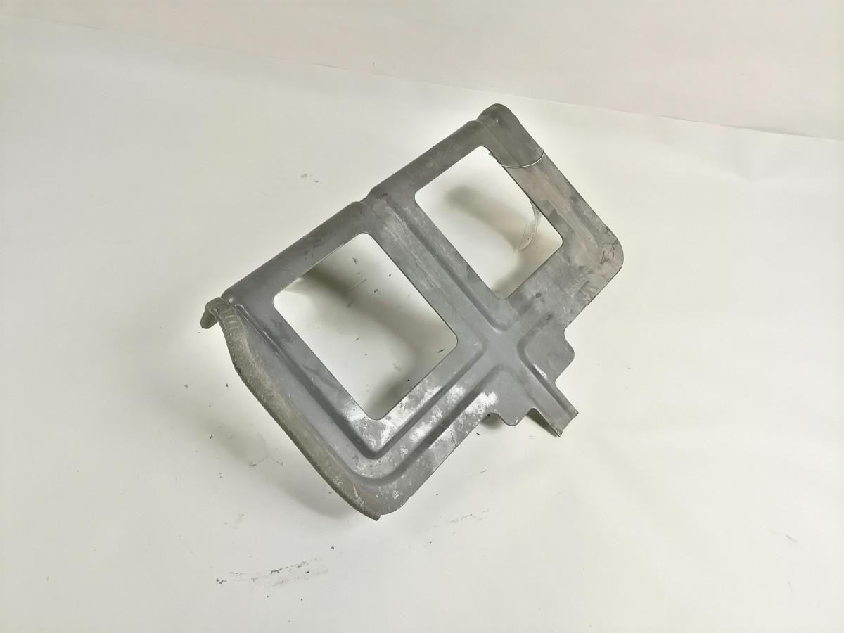 Scania Mudguard bracket 2704511 - Universeel onderdeel voor Vrachtwagen: afbeelding 3 Scania Mudguard bracket 2704511 - Universeel onderdeel voor Vrachtwagen: afbeelding 3