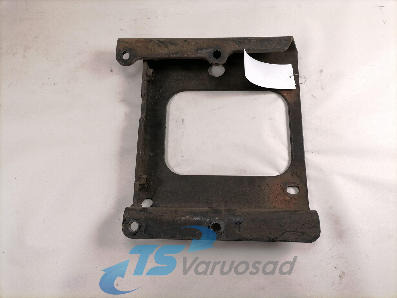 Scania Muffler carrier 81155025223 - Geluiddemper voor Vrachtwagen: afbeelding 2 Scania Muffler carrier 81155025223 - Geluiddemper voor Vrachtwagen: afbeelding 2