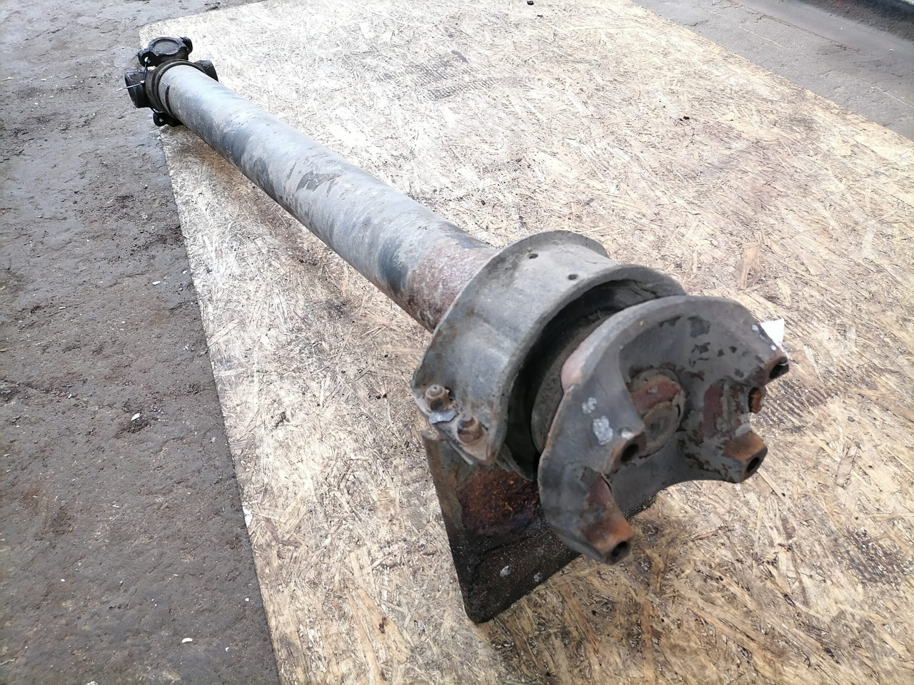 Scania Propeller shaft 1758402 - Cardanas voor Vrachtwagen: afbeelding 2 Scania Propeller shaft 1758402 - Cardanas voor Vrachtwagen: afbeelding 2