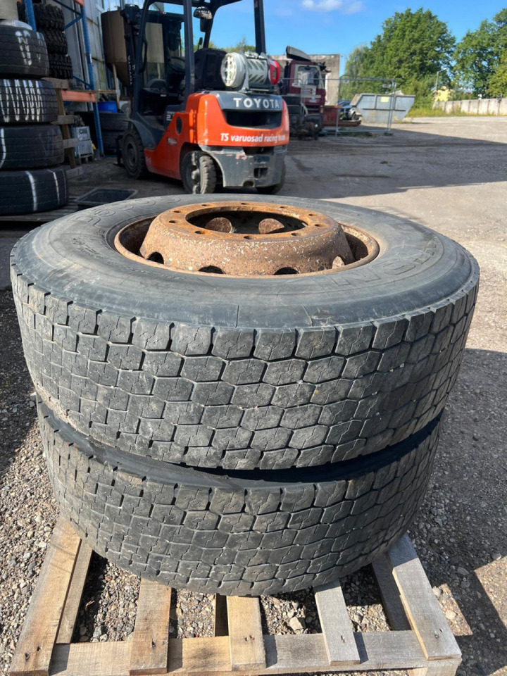 Scania Rehvid + veljed 315/70R22.5 31570R225 - Banden en velgen voor Vrachtwagen: afbeelding 1 Scania Rehvid + veljed 315/70R22.5 31570R225 - Banden en velgen voor Vrachtwagen: afbeelding 1
