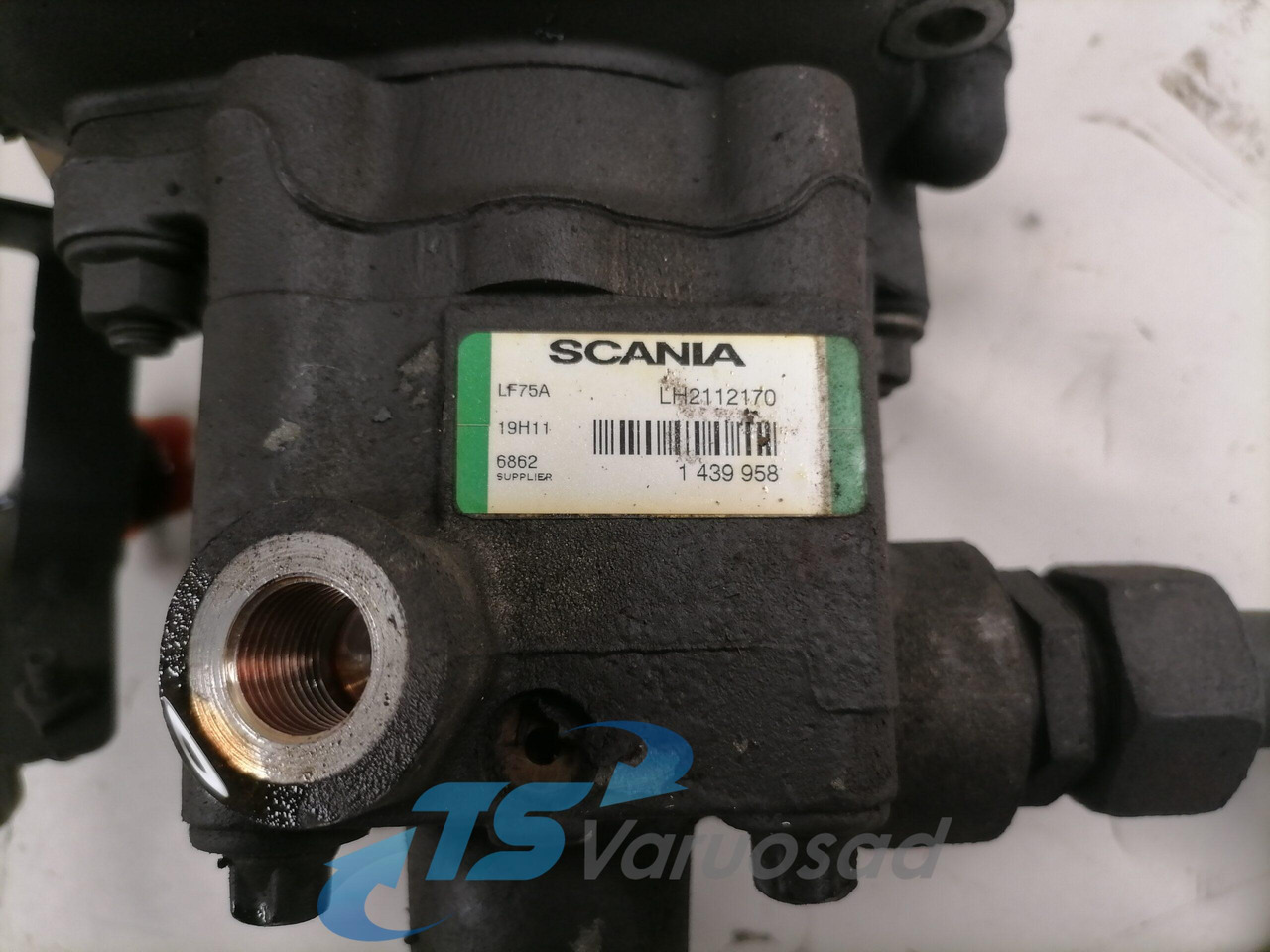 Scania Steering hydraulic pump 1439958 - Stuurpomp voor Vrachtwagen: afbeelding 2 Scania Steering hydraulic pump 1439958 - Stuurpomp voor Vrachtwagen: afbeelding 2