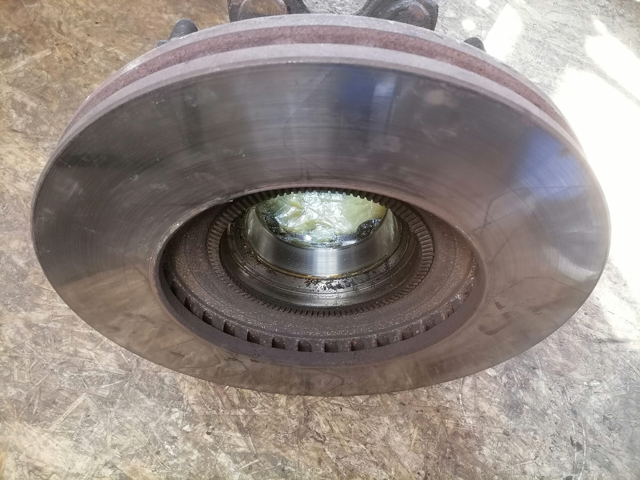 Scania Wheel hub 2290542 - Universeel onderdeel voor Vrachtwagen: afbeelding 3 Scania Wheel hub 2290542 - Universeel onderdeel voor Vrachtwagen: afbeelding 3