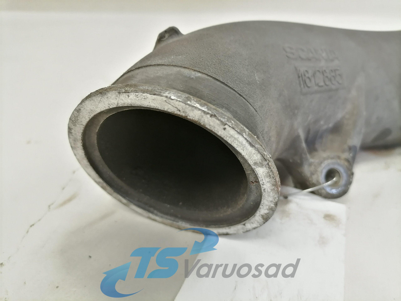 Scania intercooler pipe 1812885 - Intercooler voor Vrachtwagen: afbeelding 4 Scania intercooler pipe 1812885 - Intercooler voor Vrachtwagen: afbeelding 4