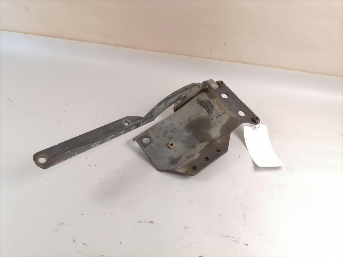 Scania lower grille carrier hinge 1785548 - Rooster voor Vrachtwagen: afbeelding 2 Scania lower grille carrier hinge 1785548 - Rooster voor Vrachtwagen: afbeelding 2