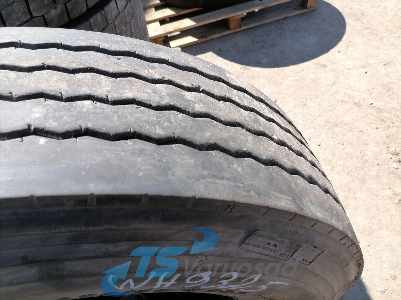 Universaalne Firestone FS400 295/80 R22,5 29580R225 - Banden en velgen voor Vrachtwagen: afbeelding 5 Universaalne Firestone FS400 295/80 R22,5 29580R225 - Banden en velgen voor Vrachtwagen: afbeelding 5